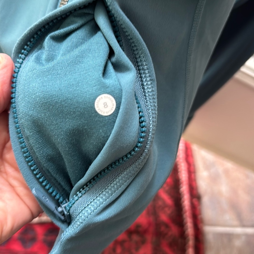 EUC- Lululemon Define hooded jacket. Teal. Size 8. - Picture 9 of 10